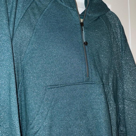Lululemon cropped hooded scuba - Picture 2 of 5